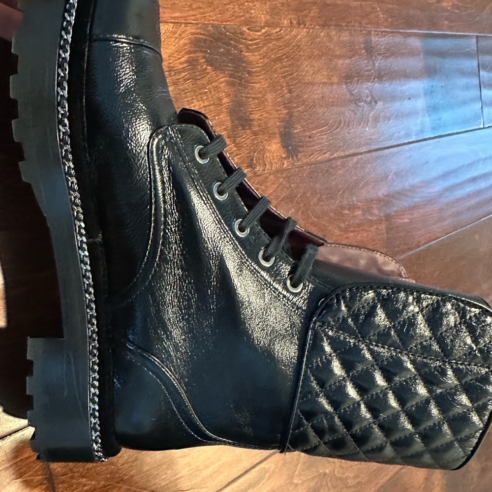 CHANEL Black Leather Boots w/ faux pearls - Picture 8 of 10